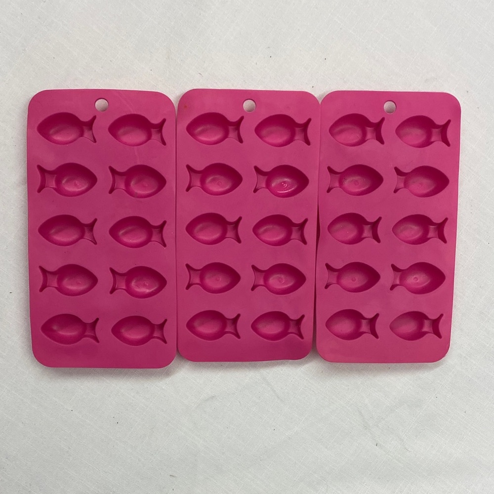 Vibrant Pink Fish Silicone Mold